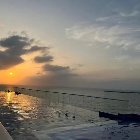 Ocean Drive Piscina Infinity * Cartagena